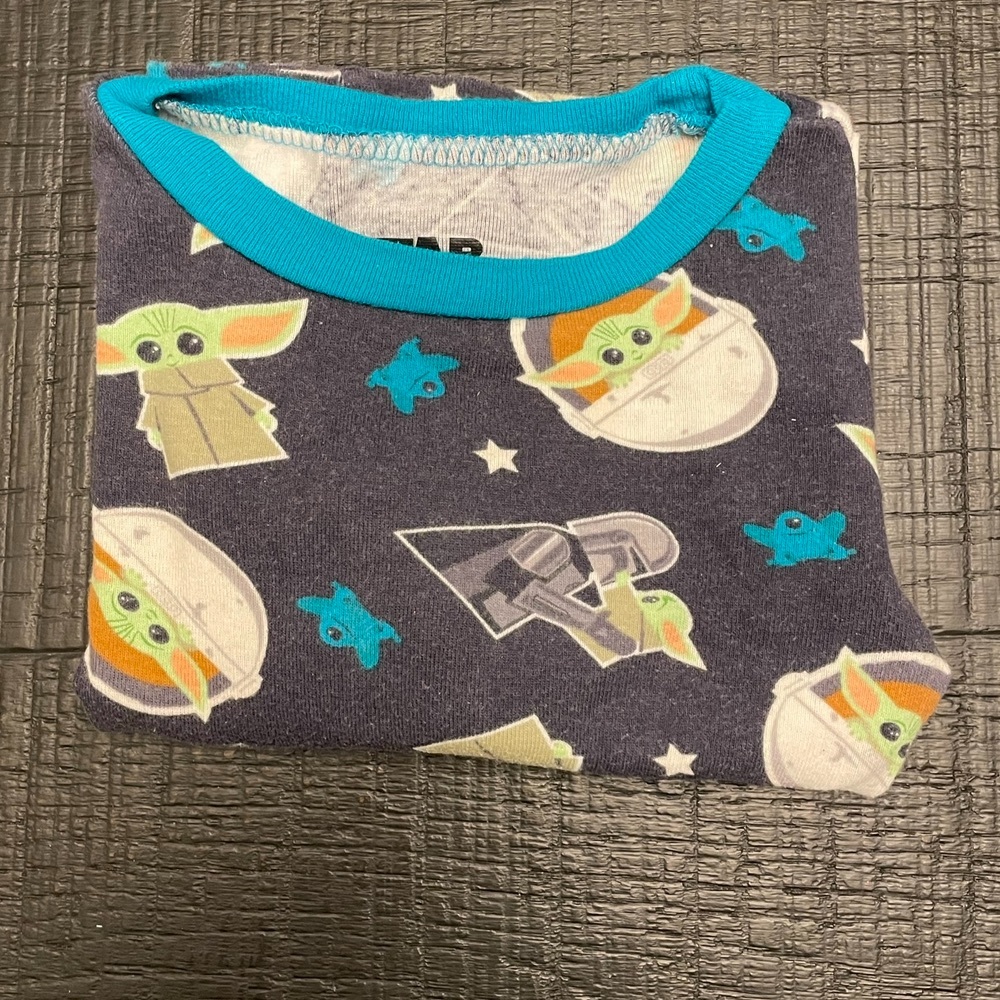 🤎EUC Star Wars Long Sleeve Pajama Top 4T 100% Polyester Non/Flame Resistant